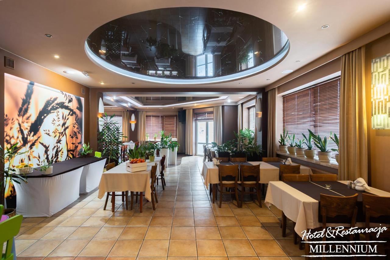 Hotel Millennium Przasnysz Buitenkant foto