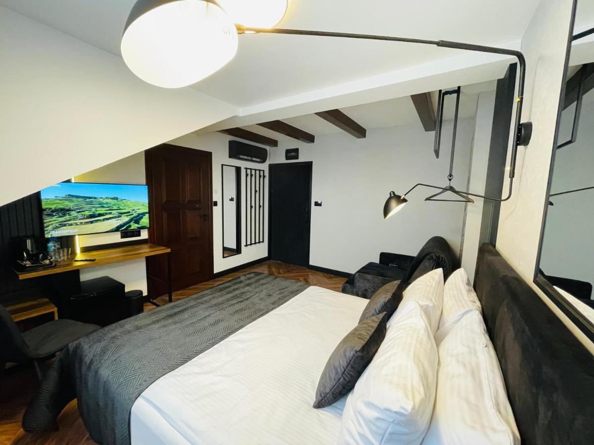 Hotel Millennium Przasnysz Buitenkant foto