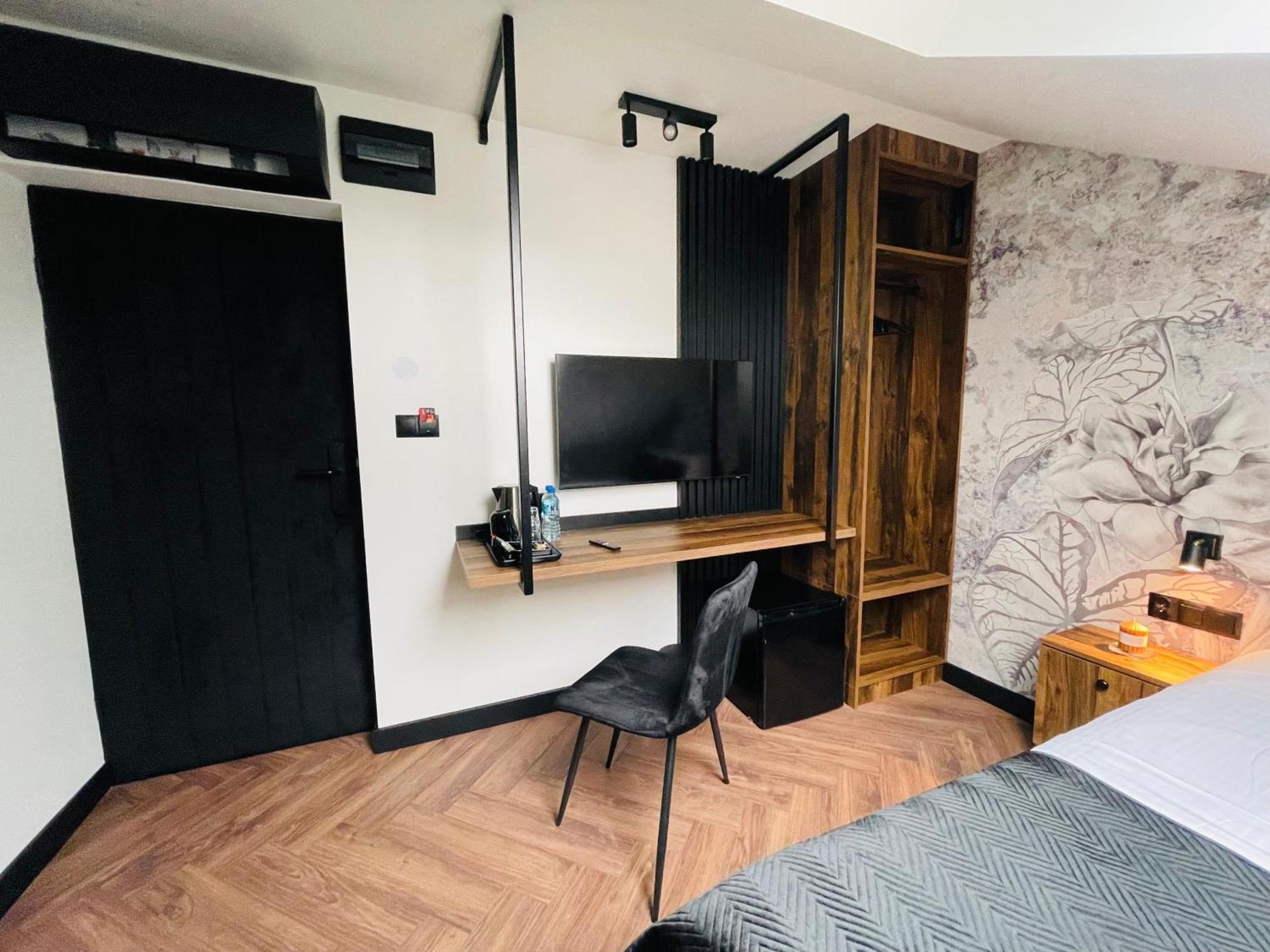 Hotel Millennium Przasnysz Buitenkant foto