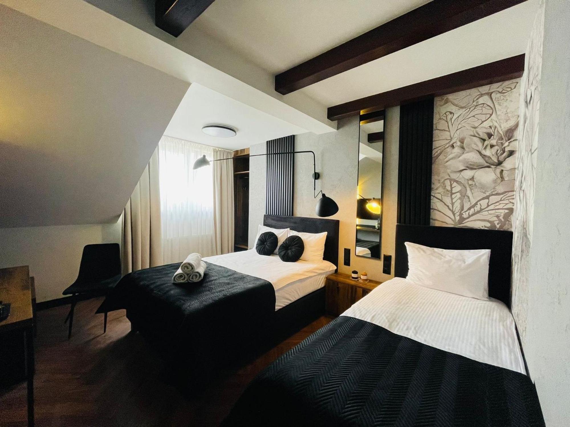 Hotel Millennium Przasnysz Buitenkant foto