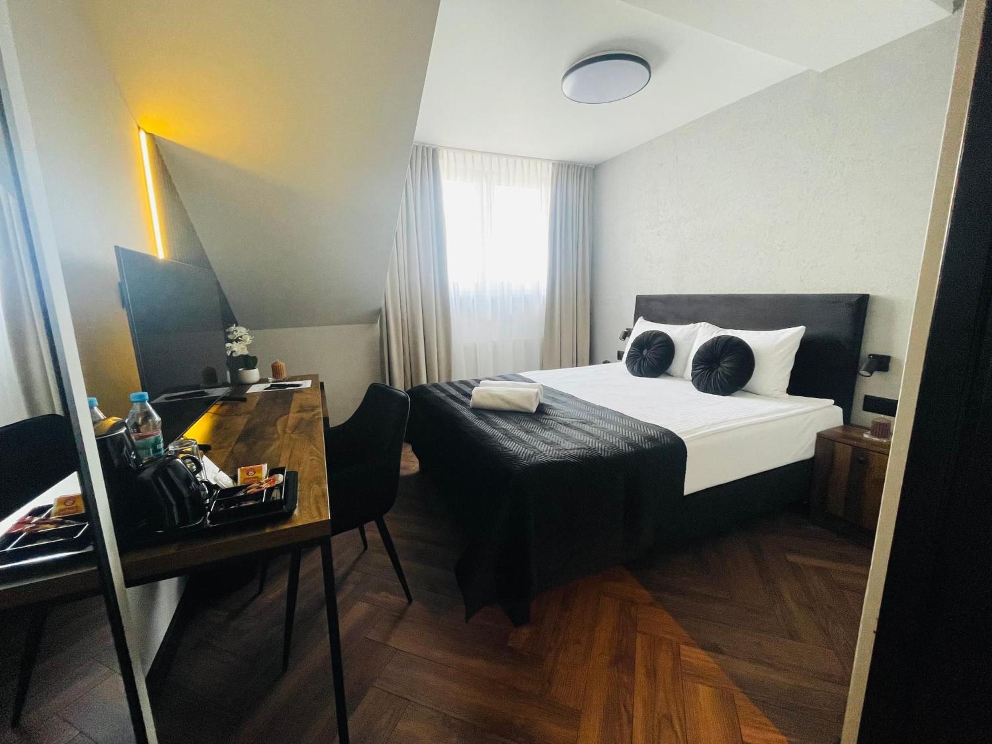 Hotel Millennium Przasnysz Buitenkant foto