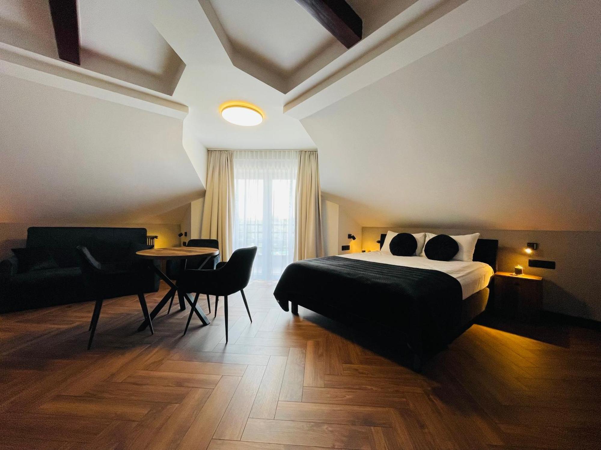 Hotel Millennium Przasnysz Buitenkant foto