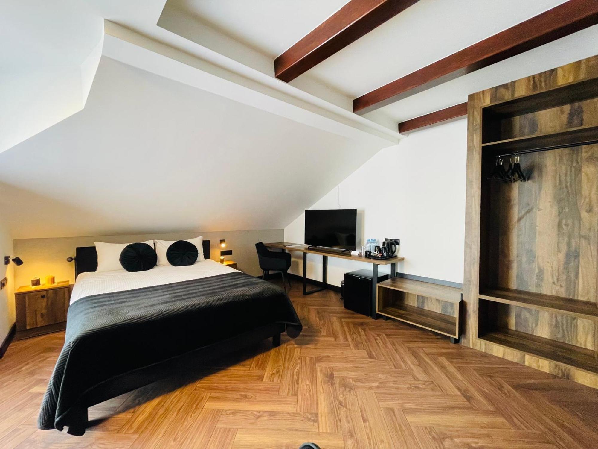 Hotel Millennium Przasnysz Buitenkant foto