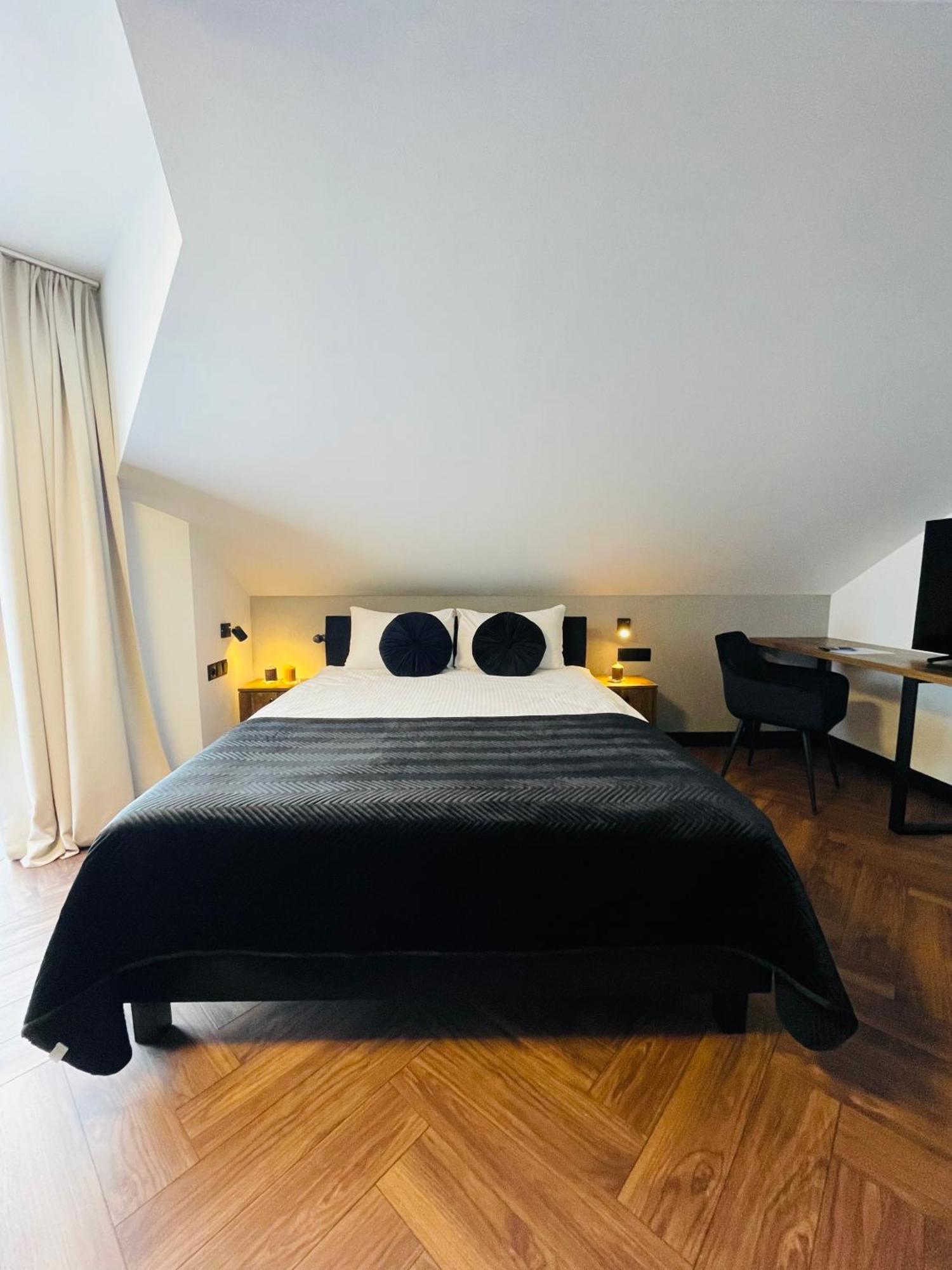 Hotel Millennium Przasnysz Buitenkant foto