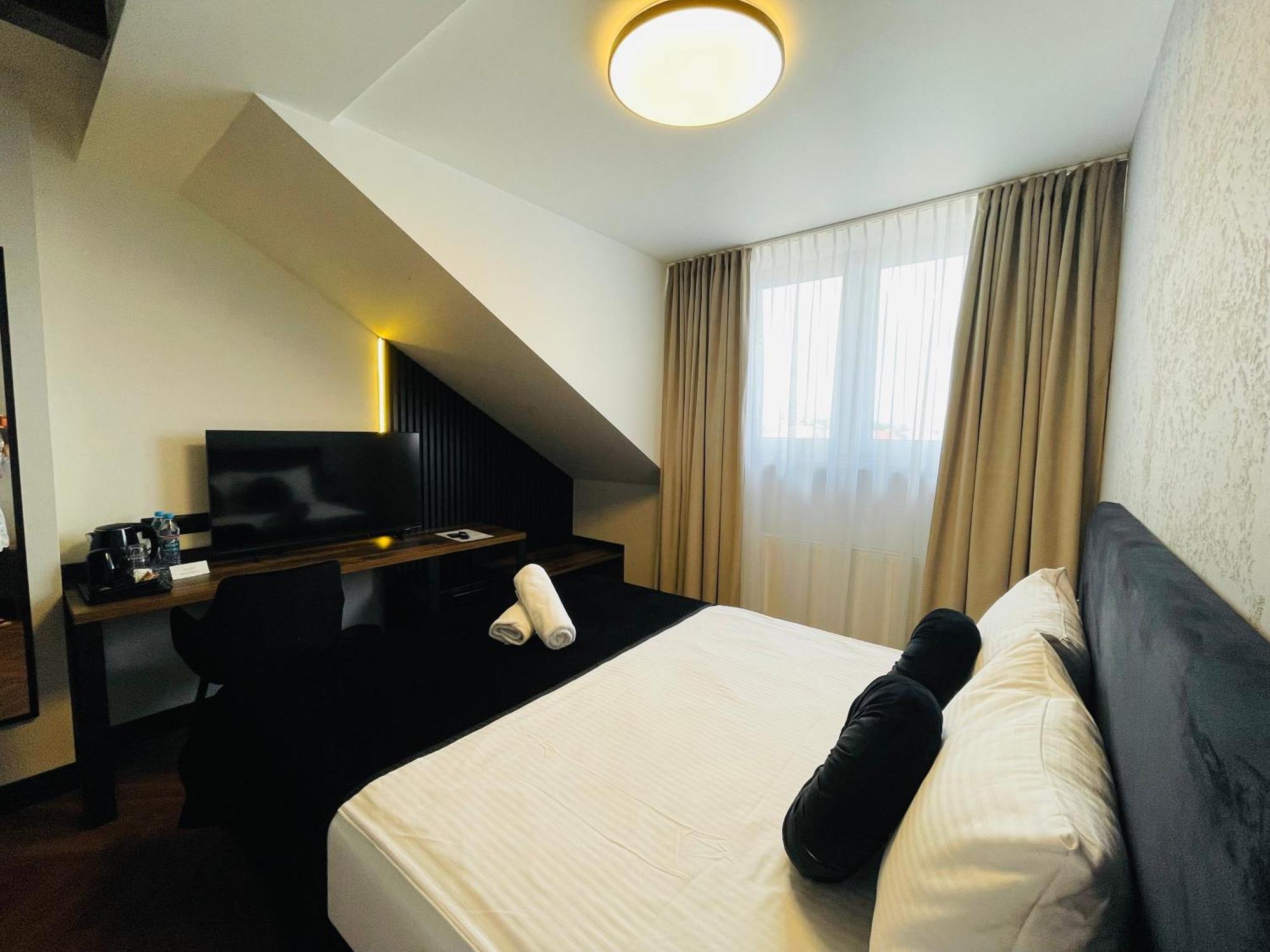Hotel Millennium Przasnysz Buitenkant foto